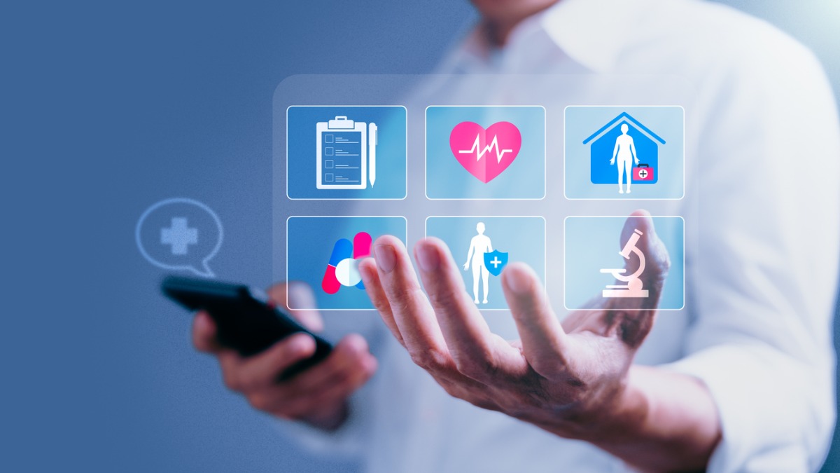 Un homme utilise une application de santé